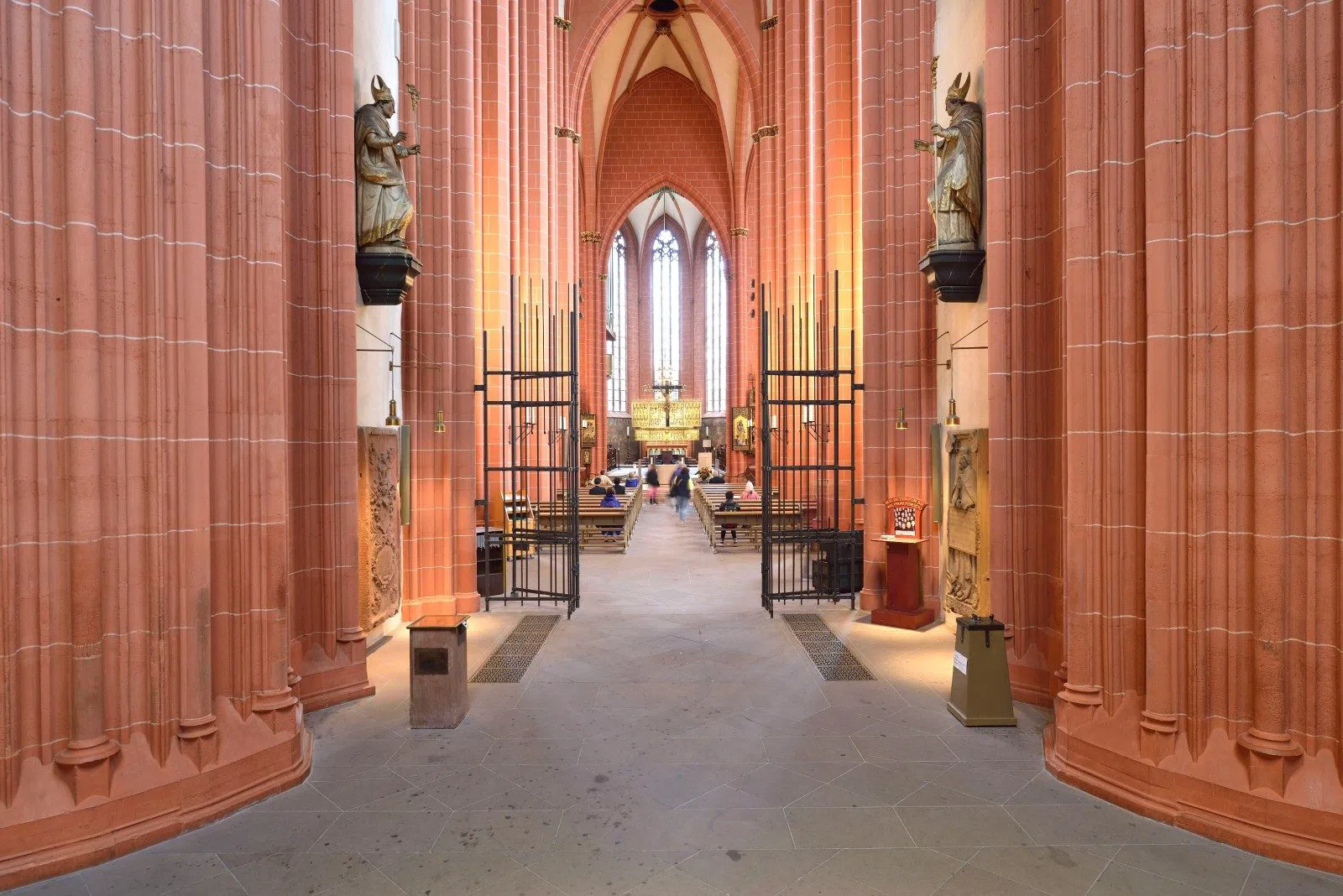 Kaiserdom St. Bartholomäus and the Domturm, Frankfurt